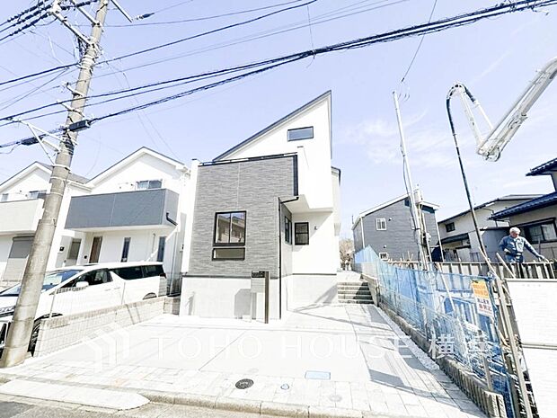 十分な広さのカースペースは、お車2台分の広さがあります。