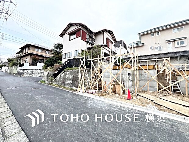 良質な環境に暮らす永住の邸がここに誕生します。(2026年3月撮影)