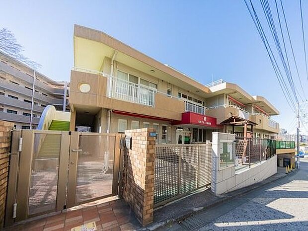 金沢ぴよっこ保育園 280m 毎日給食があります。アレルギーのお子様にも医師の指導に合わせ対応するので安心です。