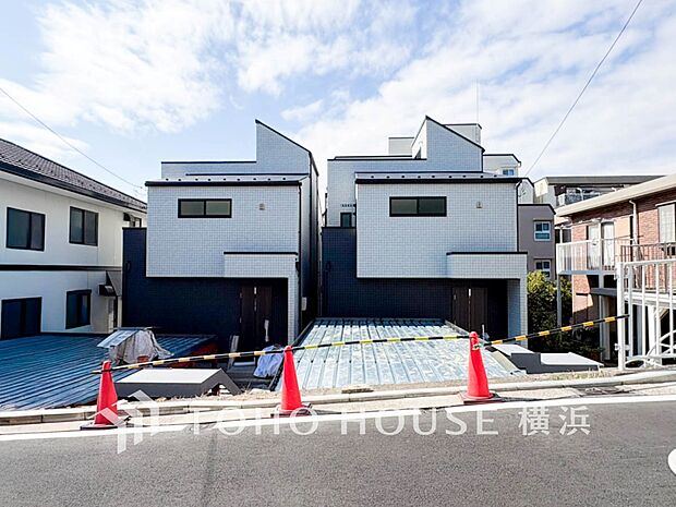 爽やかな青空の下に贅沢なほどに降り注ぐ陽光、豊かな居住性と、クオリティが見事に調和した住空間。