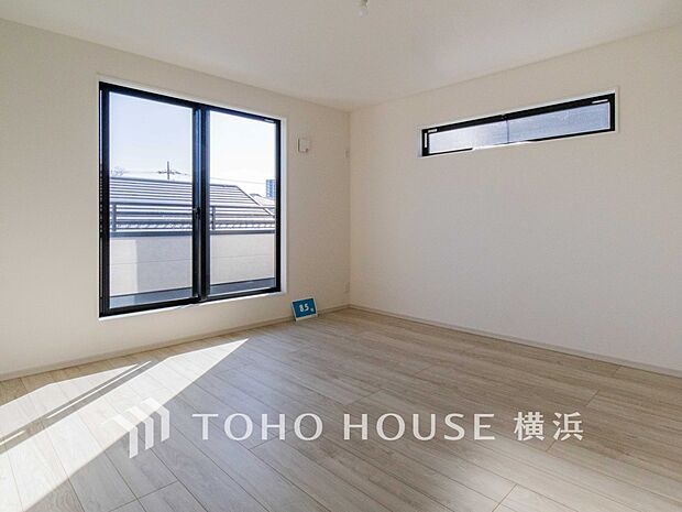 心地よい光と風があふれています。プライベートな自分時間を快適に過ごせるお部屋。