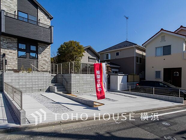 十分な広さのカースペースは、お車2台分の広さがあります。