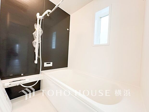 すっきりとした清潔感が感じられ、心身をリフレッシュできる寛ぎを深めてくれるスペースです。