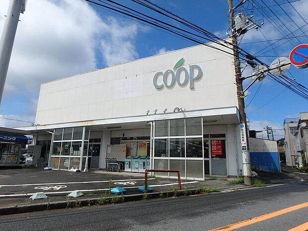 ユーコープ萩丸店 650m コープ商品、産直・産地指定商品をはじめ、生鮮品から日用雑貨まで取り扱っています。
