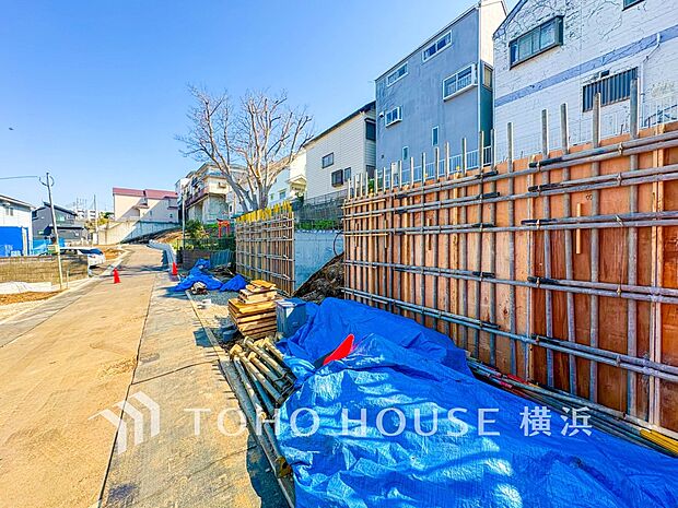 快適さや豊かさはもちろん、未来まで考えた家造りをテーマに建築されます。（2026年3月撮影）
