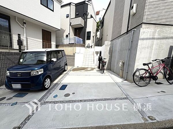 敷地内に駐車スペースがあると、日々の暮らしのをスムーズに運ぶ事が出来ます。