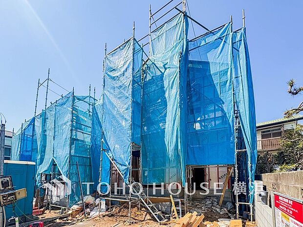 お住まいの顔となる玄関。住まう方のプライドを満たすクオリティを備えています。(2026年3月撮影)