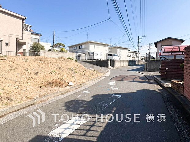 子育て環境、生活利便に優れた住環境に立地し、ゆとりある生活が送れます。(2026年3月撮影)