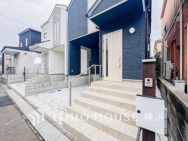 お住まいの顔となる玄関。住まう方のプライドを満たすクオリティを備えています。