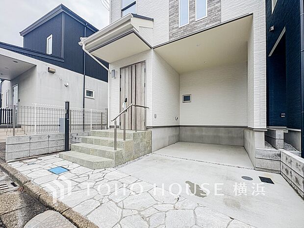 敷地内に駐車スペースがあると、日々の暮らしのをスムーズに運ぶ事が出来ます。