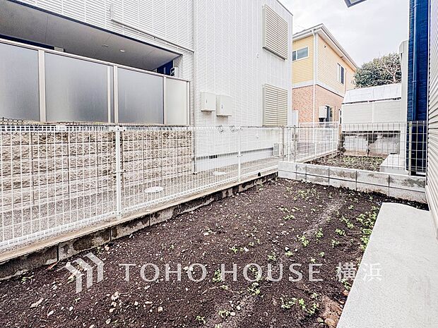 毎日の暮らしの中に癒しを与えてくれるお庭スペース。