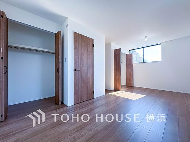 感性を育むプライベートルームはシンプルでスマートな空間。