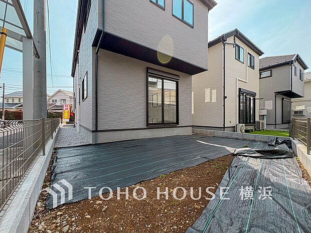 ガーデニングで色とりどりの草花を綺麗に飾ればより一層華やかな空間になります。