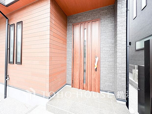 デザイン性の高いエントランスは、住む方のプライドを満たすクオリティ。