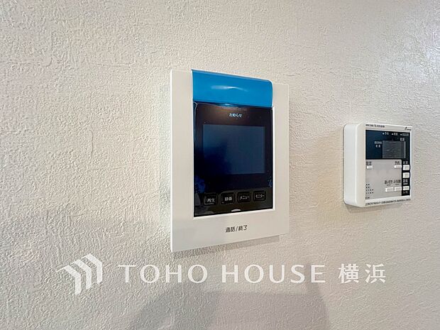 誰が来てもわかる様にモニター付きインターホンを設置。快適と安らぎを合わせた優しい設計。