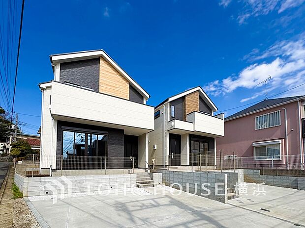 住む人を映し出す洗練された佇まいは、いつまでも輝き続けながらいつしか街の風景に溶け込んでいきます。