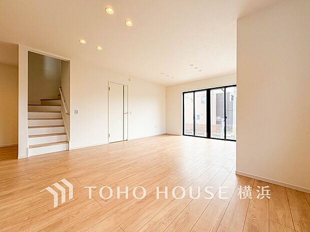 開放感あるリビングダイニング。ご家族とのんびりしたひと時を過ごせますね。