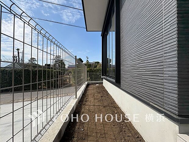 毎日の暮らしの中に癒しを与えてくれるお庭スペース。