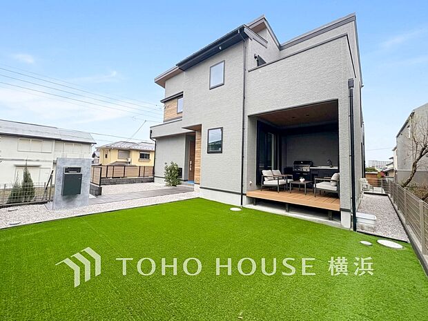 街並み全体のデザインへの拘りと充実した設備はきっとご満足いただける筈。 装飾品はAI家具です