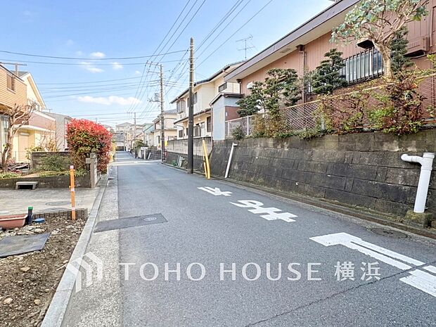 子育て環境、生活利便に優れた住環境に立地し、ゆとりある生活が送れます。(2026年3月撮影)