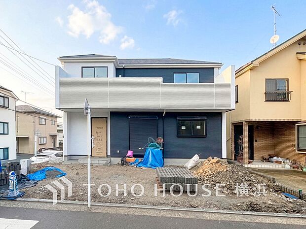 十分な広さのカースペースは、お車3台分の広さがあります。(2026年3月撮影)