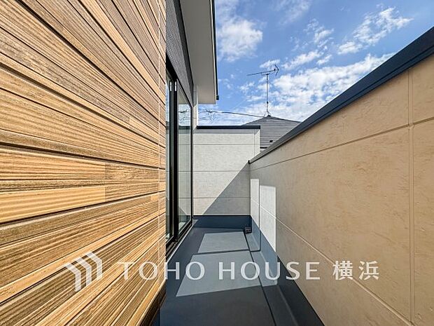 お部屋にも爽やかな風と暖かく柔らかな日差しが差し込み、毎日の暮らしを豊かに彩ります。