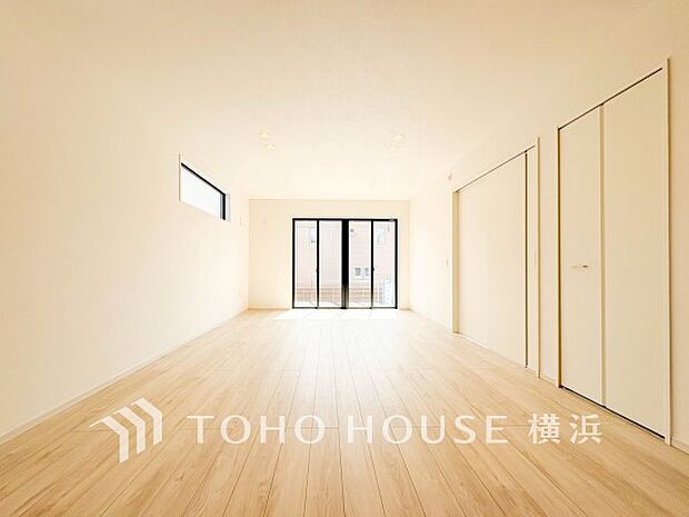 開放感あるリビングダイニング。ご家族とのんびりしたひと時を過ごせますね。