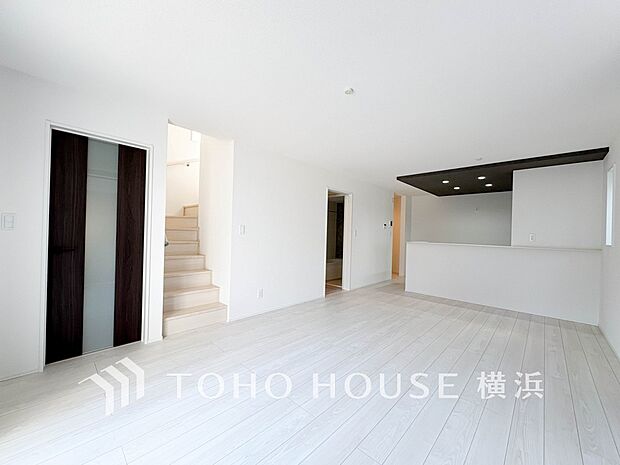 家族と過ごす時間を大切にしたい方にぴったりの明るくゆとりある住空間です。