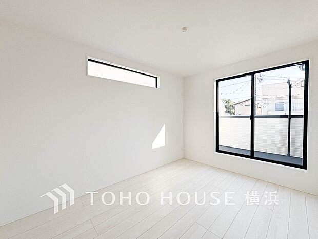 心地よい光と風があふれています。プライベートな自分時間を快適に過ごせるお部屋。