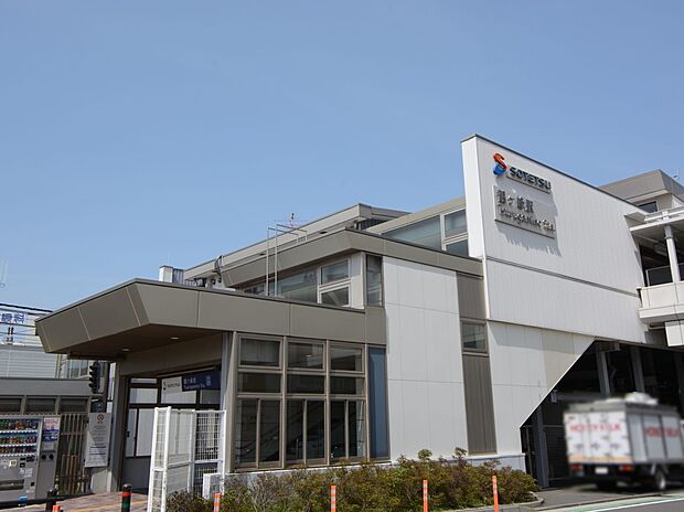 相鉄本線『鶴ヶ峰』駅 1600m 駅直結の商業施設『ココロット』や風情ある商店街など、お買い物施設も充実。