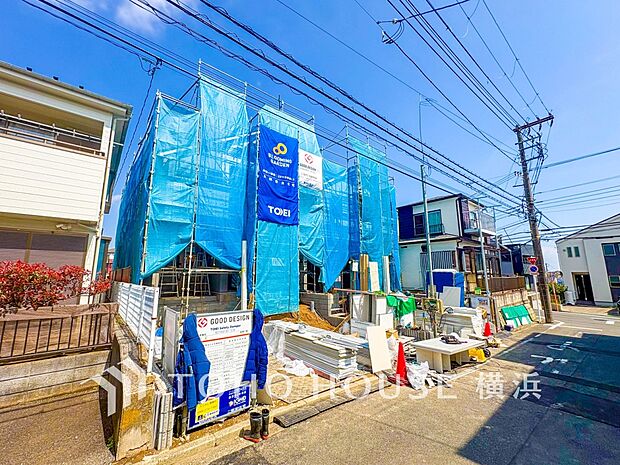 お住まいの顔となる玄関。住まう方のプライドを満たすクオリティを備えています。（2026年3月撮影）