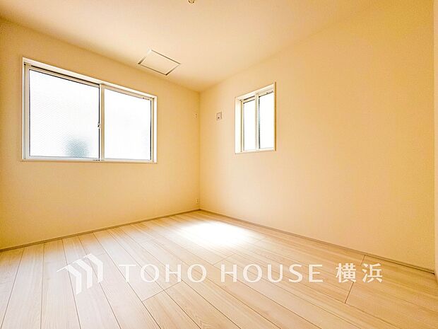 心地よい光と風があふれています。プライベートな自分時間を快適に過ごせるお部屋。