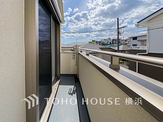 お部屋にも爽やかな風と暖かく柔らかな日差しが差し込み、毎日の暮らしを豊かに彩ります。