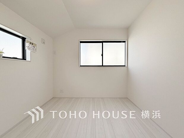 感性を育むプライベートルームはシンプルでスマートな空間。