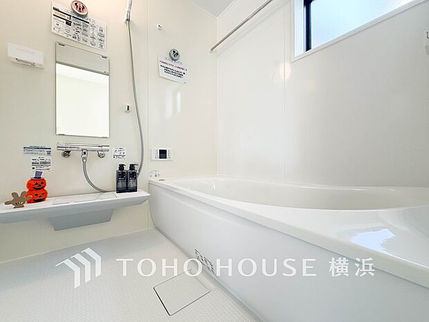 一日の疲れが癒される優雅な時間を堪能できるゆとりあるバスルームです。