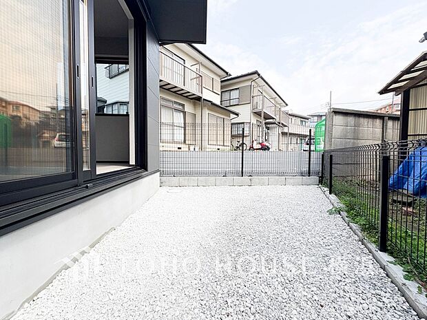 毎日の暮らしの中に癒しを与えてくれるお庭スペース。