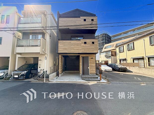 時代の流れに惑わされないシックなカラートーンで街並みに溶け込む外観。