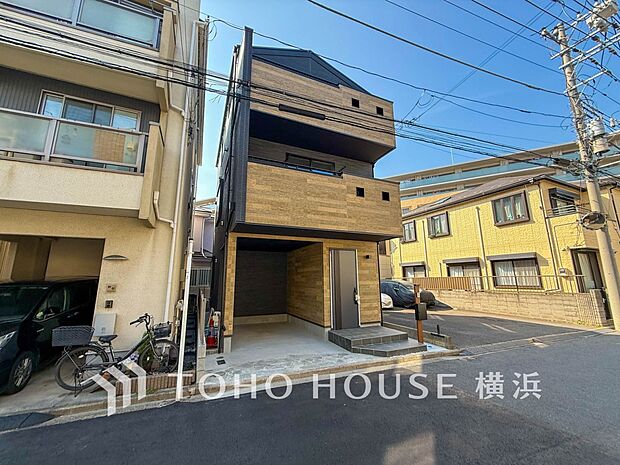 小学校が近くお子様の通学も安心です。