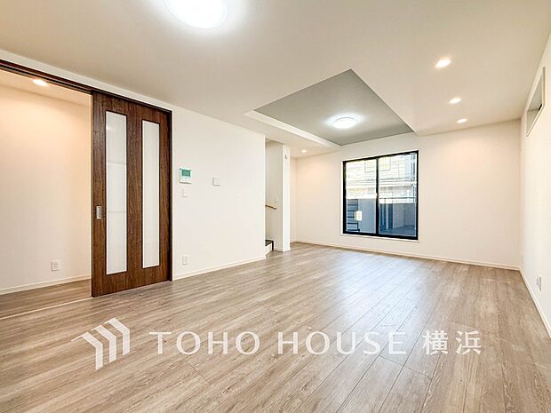 開放感あるリビングダイニング。ご家族とのんびりしたひと時を過ごせますね。