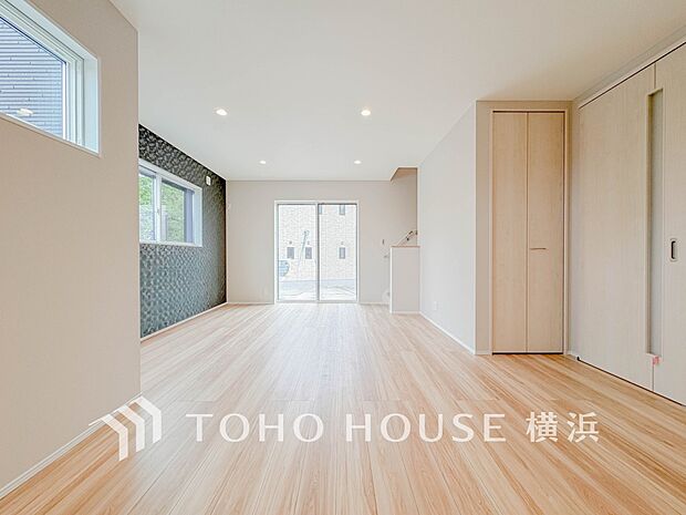 和やかで洗練された空間の演出。寛ぎとコミュニケーションを育む居心地のよい場所。