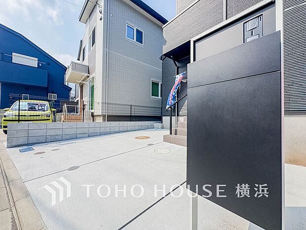 スタイリッシュな外観に見合う、オシャレな郵便受け。毎朝新聞を受け取るのも楽しみになりそう。