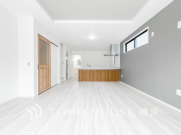 家族と過ごす時間を大切にしたい方にぴったりの明るくゆとりある住空間です。