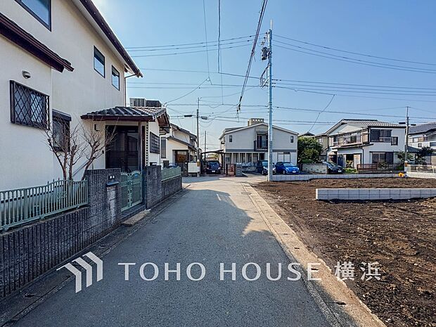 子育て環境、生活利便に優れた住環境に立地し、ゆとりある生活が送れます。(2026年3月撮影)