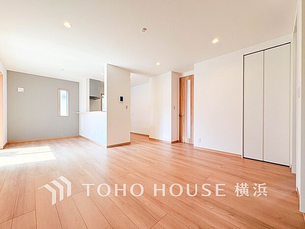 集いの場、憩いの場としての快適性を求めたやすらぎの空間です。