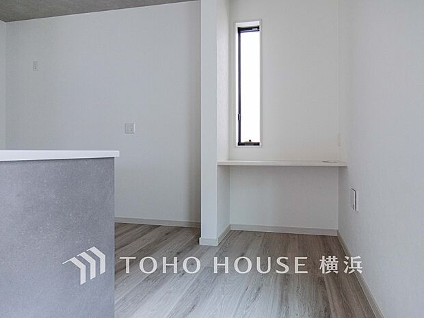 ちょっとしたデスクワークにもマルチに利用可能なワークスペース。