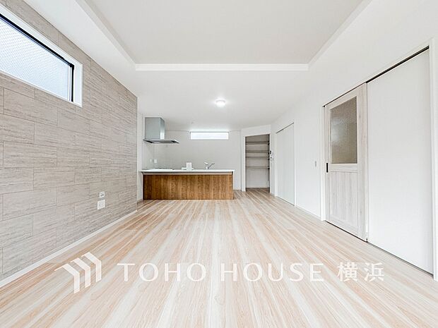 家族と過ごす時間を大切にしたい方にぴったりの明るくゆとりある住空間です。