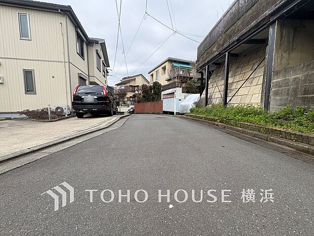 子育て環境、生活利便に優れた住環境に立地し、ゆとりある生活が送れます。（2026年3月撮影）