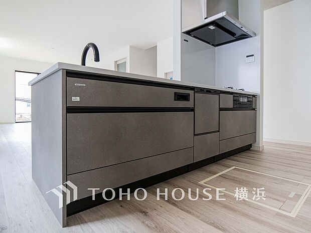 快適な日常を支える機能性と強さがひとつになったキッチンです。