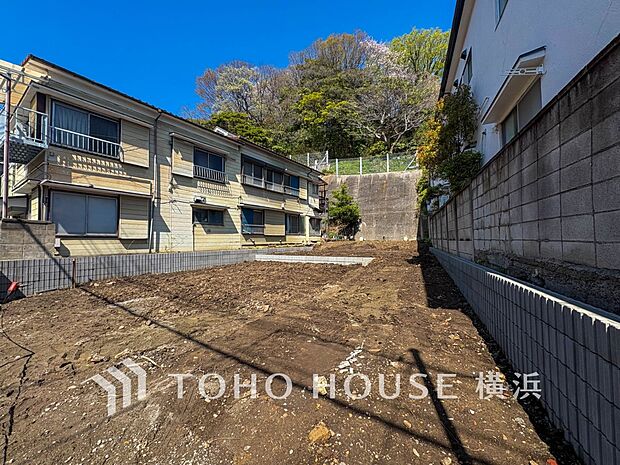 暖かな陽光と爽やかな風がハーモニーを奏でる上質な空間を愉しむ暮らし。（2026年4月撮影）