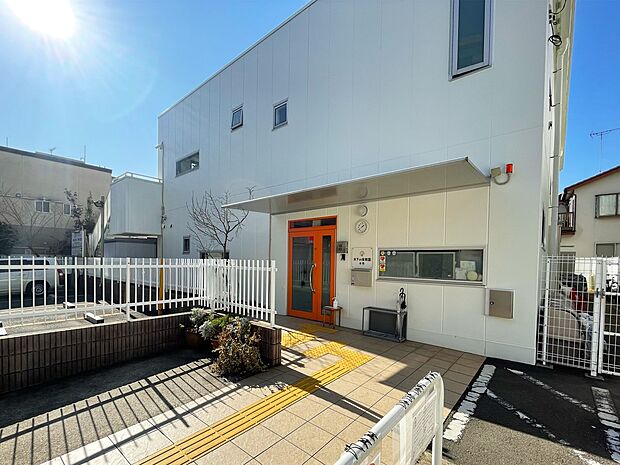 木下の保育園本牧　350m　子どもがのびのびと育つ明るい園です。 